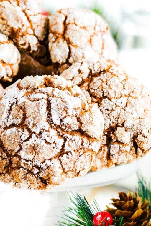 Cookies with ginger, cinnamon and allspice.