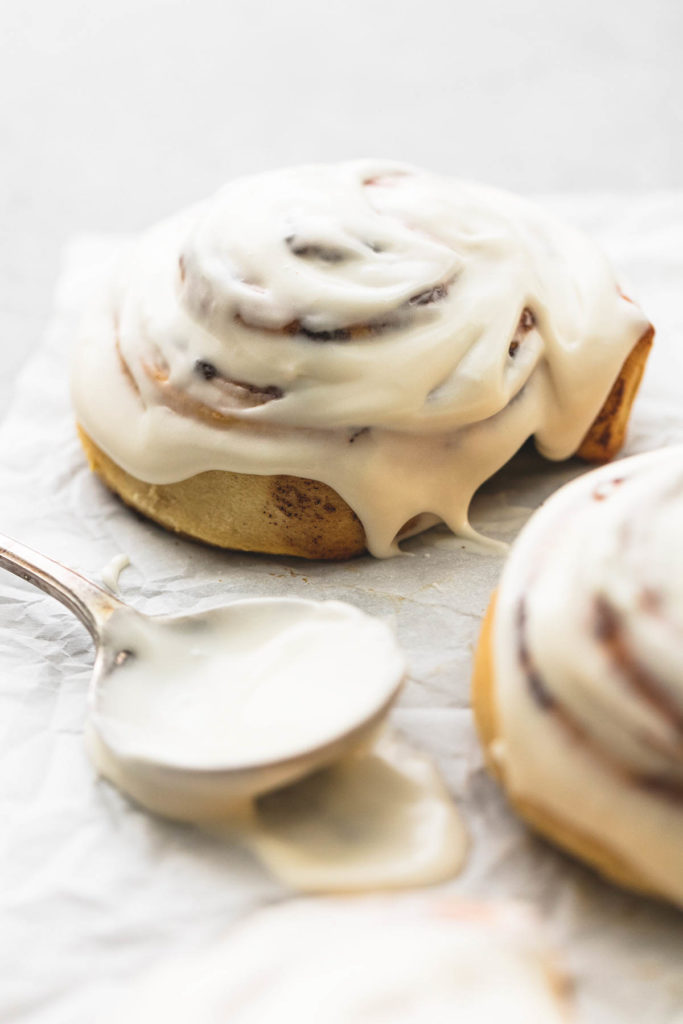 Christmas cinnamon frosting for cookies.