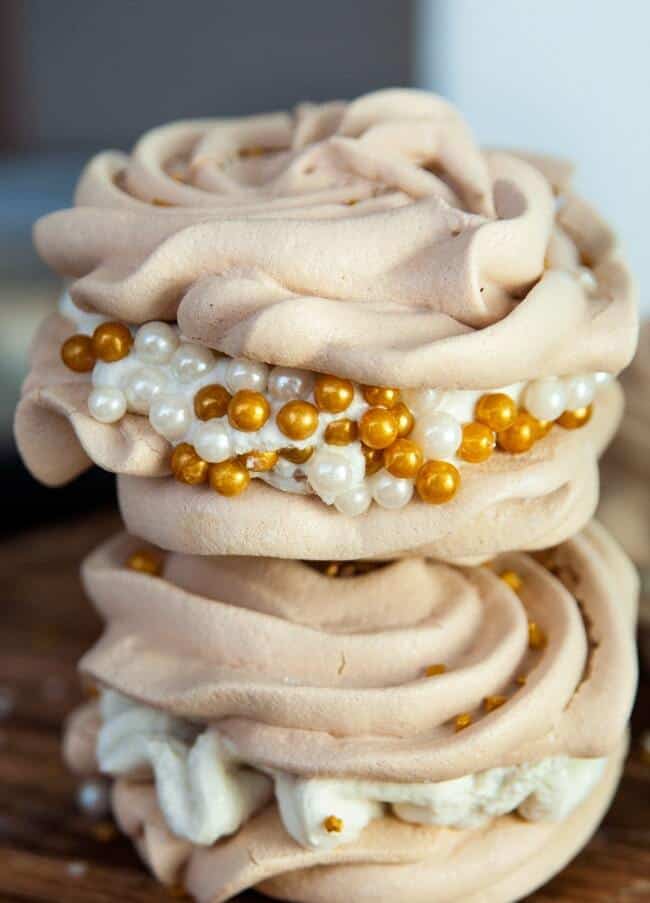 Christmas meringues filled with eggnog cream.