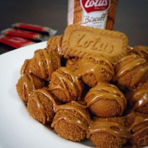 Lotus cookie balls with sugar and icing.