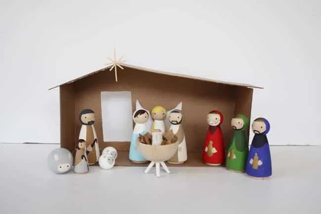 You can also make a Christmas nativity scene from wood and cardboard.