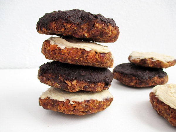 Healthy Nuremberg gingerbreads on a pile, alternating between chocolate and lemon coating.