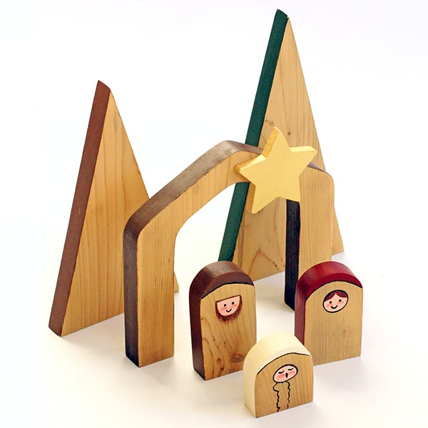 Wooden nativity scene and detailed instructions on how to make it.