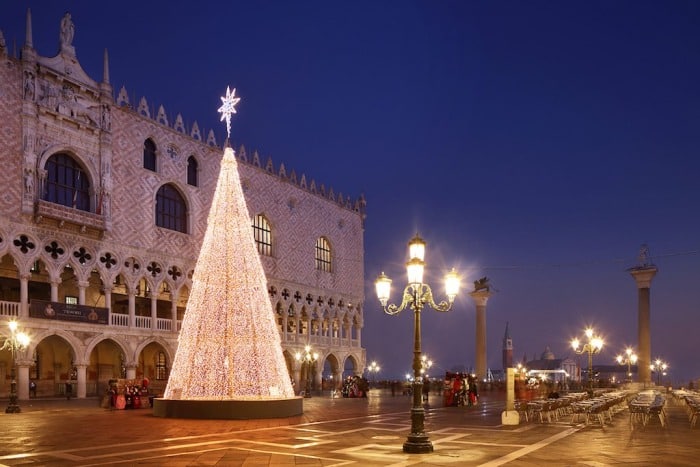 Christmas tree in front of the Doge's Palace.