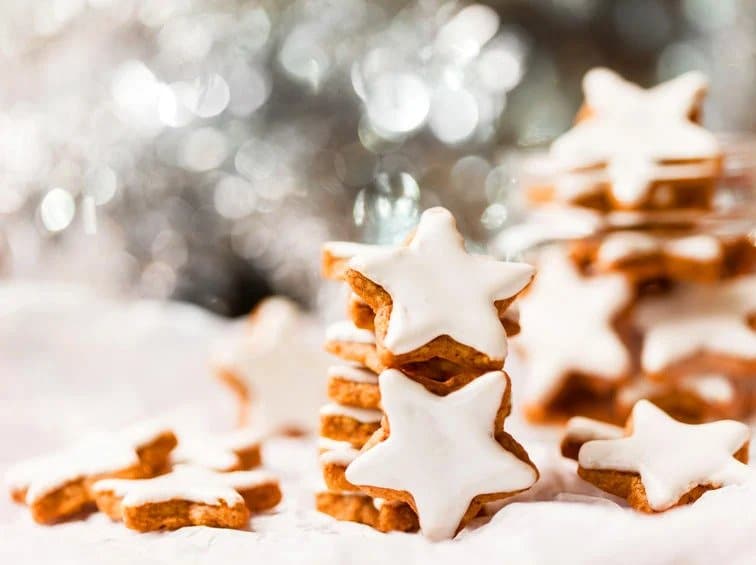 Christmas gingerbread decorated with icing.