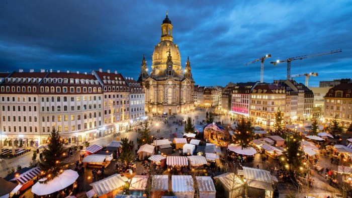 Advent fair at the Frauenkirche.